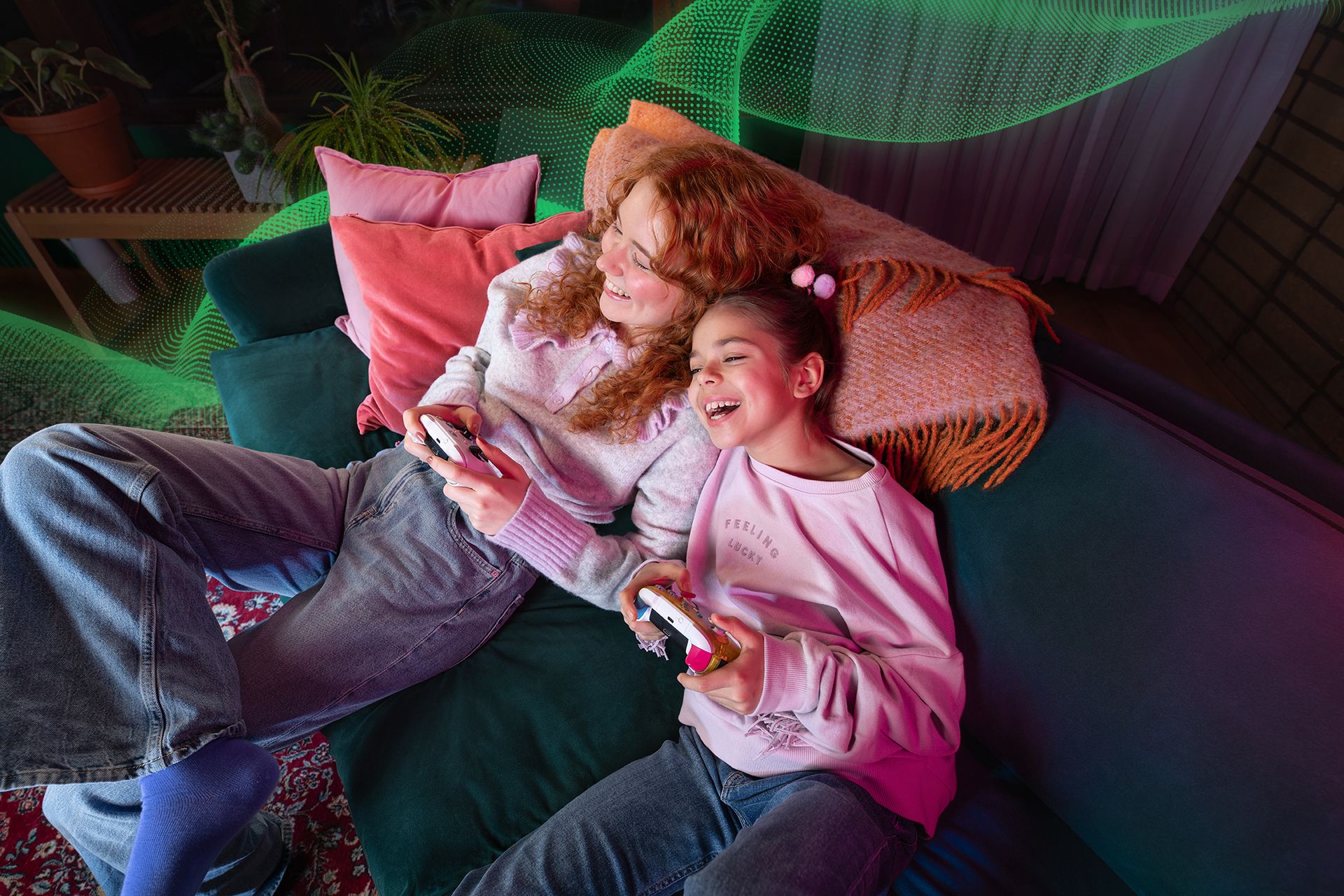 dame som leser om strøm